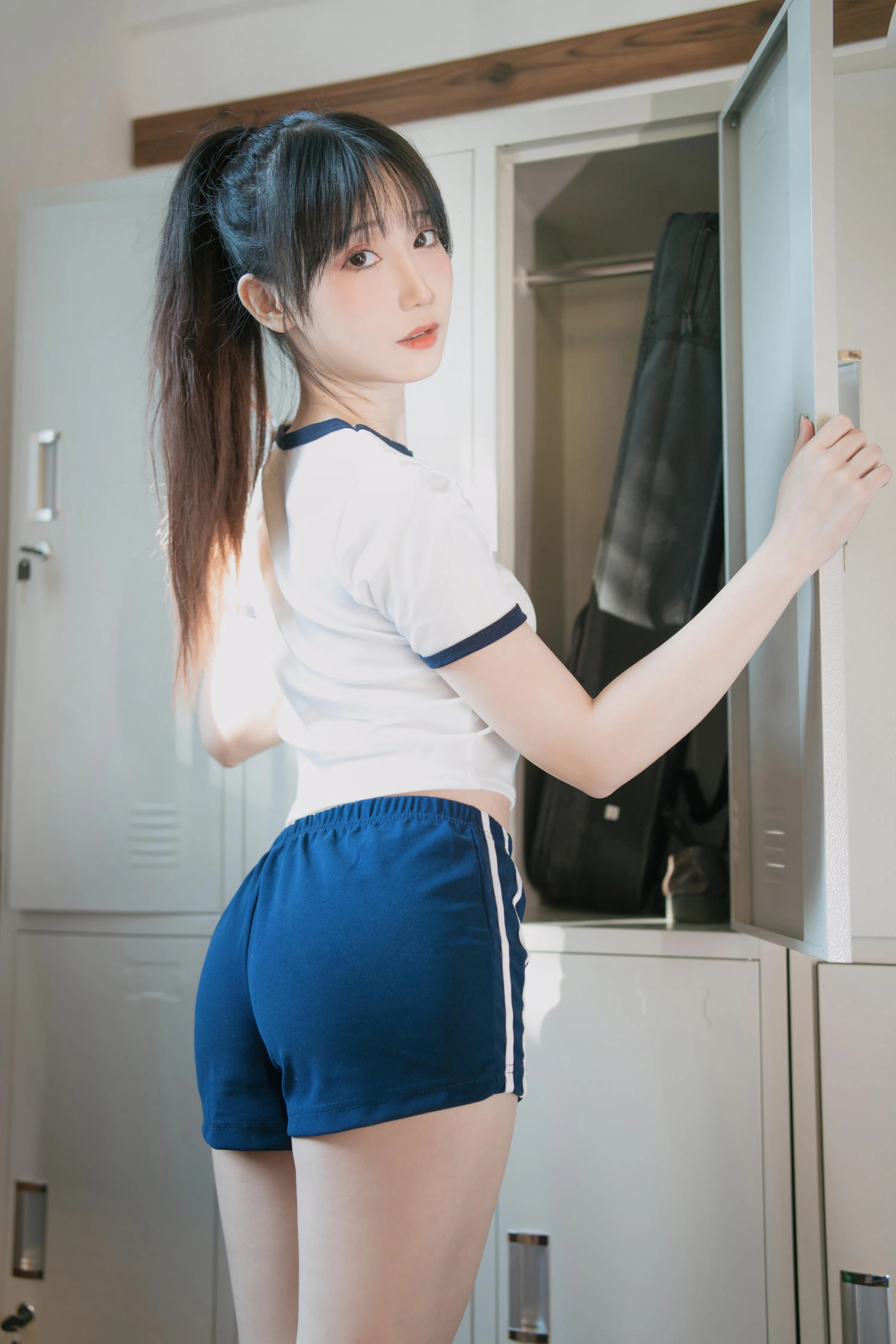 焖焖碳 – 体操服 [30P] - 宅自学